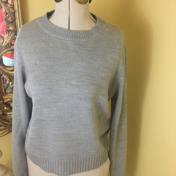Gray sweater bundle - Picture 5 of 7